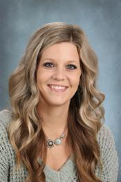 Klovstad, Cassie